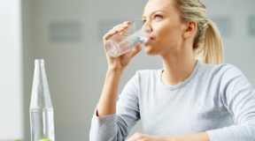 Advantages of water to maintain a healthy lifestyle
